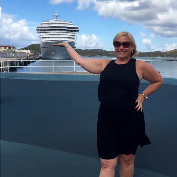 Meet your Posher, Lorren - Picture 2 of 5